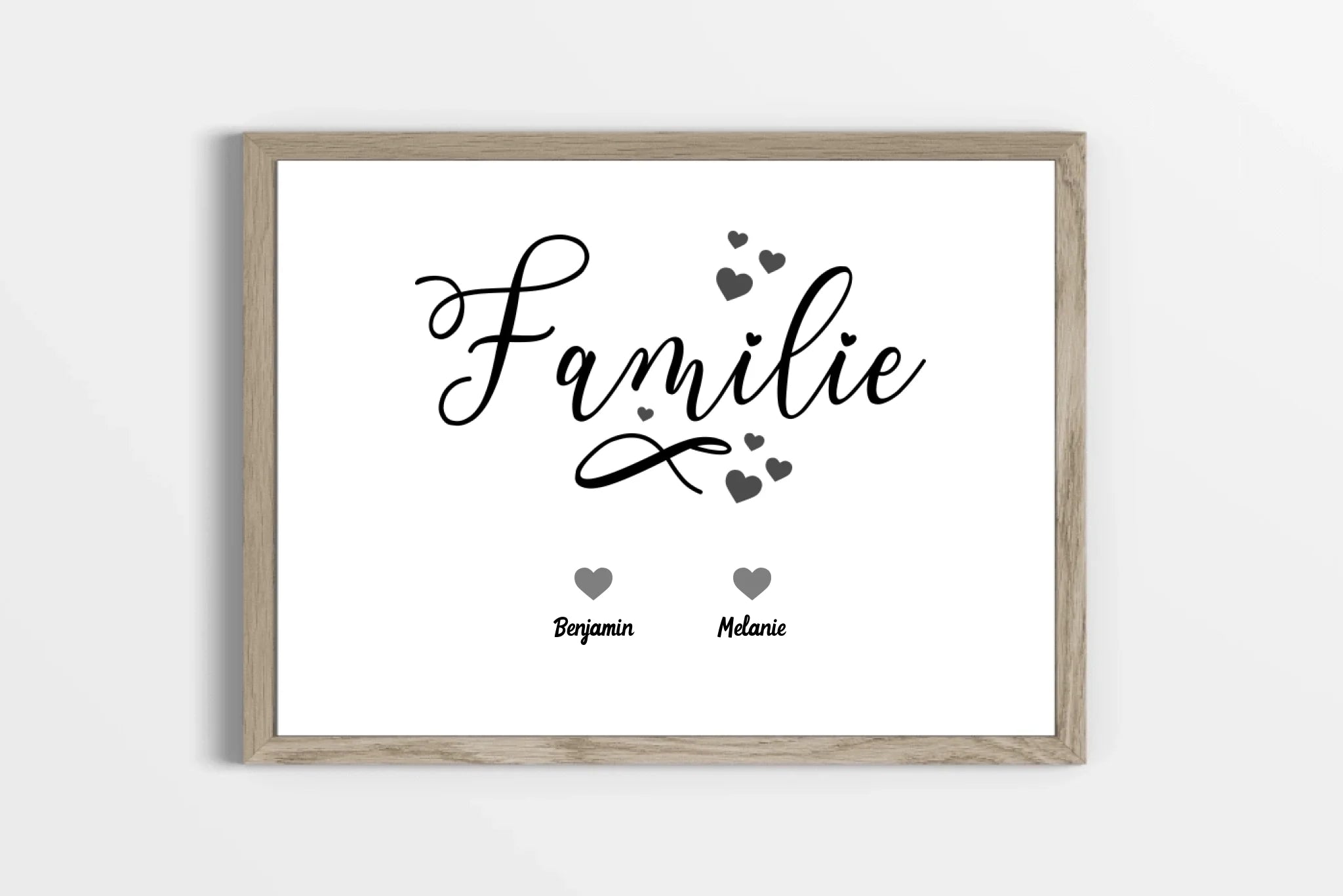 Familienbild personalisiert mit Namen und Herz - Bis zu 6 Personen & Haustiere