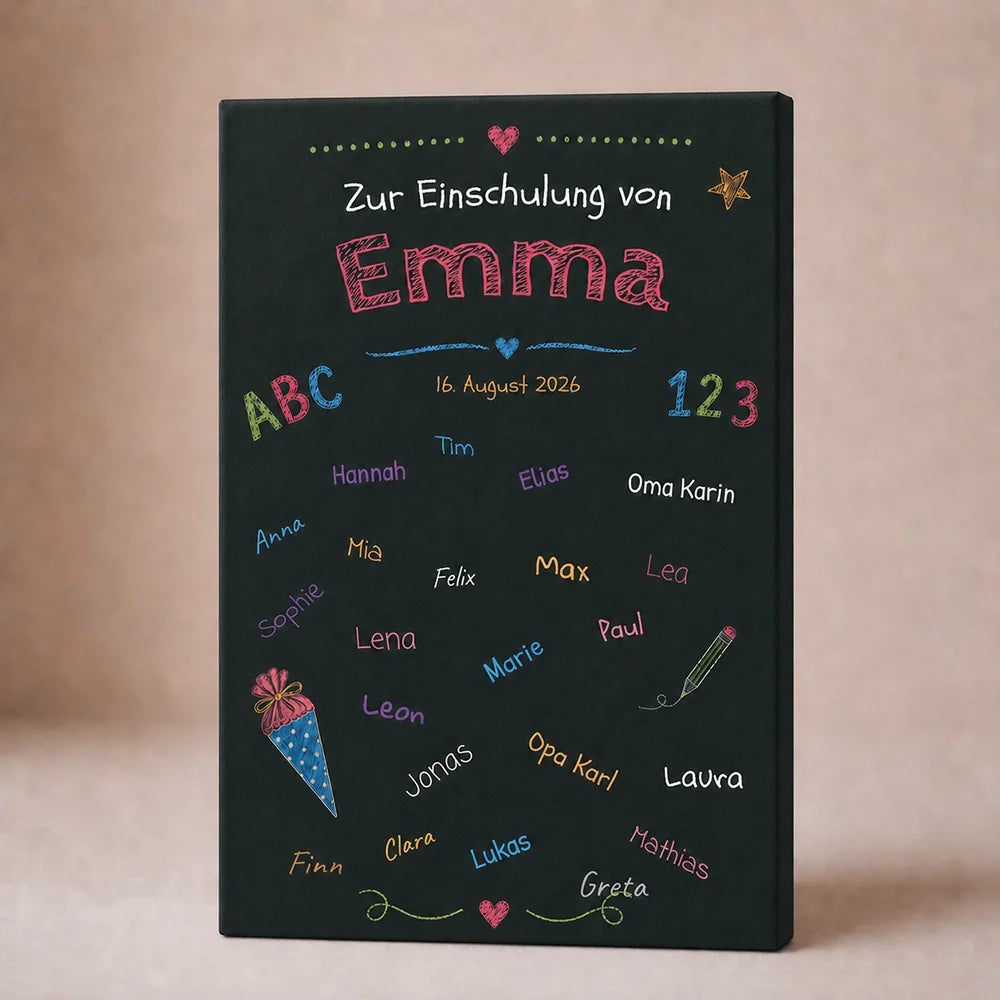 Gästebuch Einschulung mit handschriftlichem Namen und Datum, schwarzer Tafeloptik und bunten Stiften