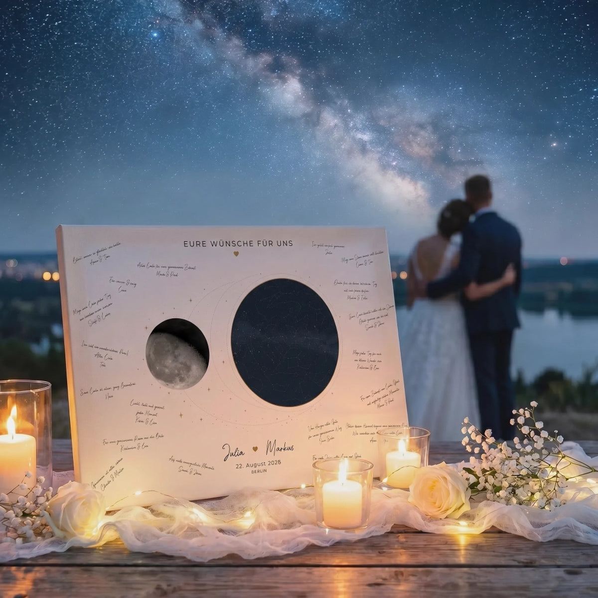 Gästebuch Hochzeit mit handschriftlichen Einträgen, Sternenhimmel im Hintergrund und umarmendes Paar am Strand - Feed