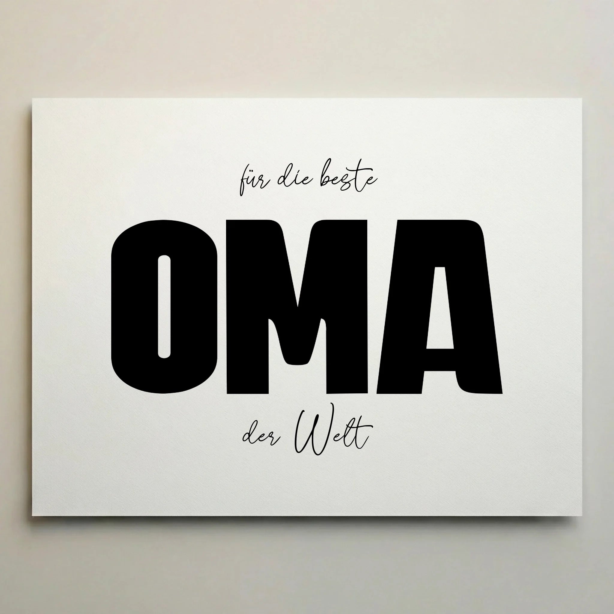 Mockup Poster Q close
