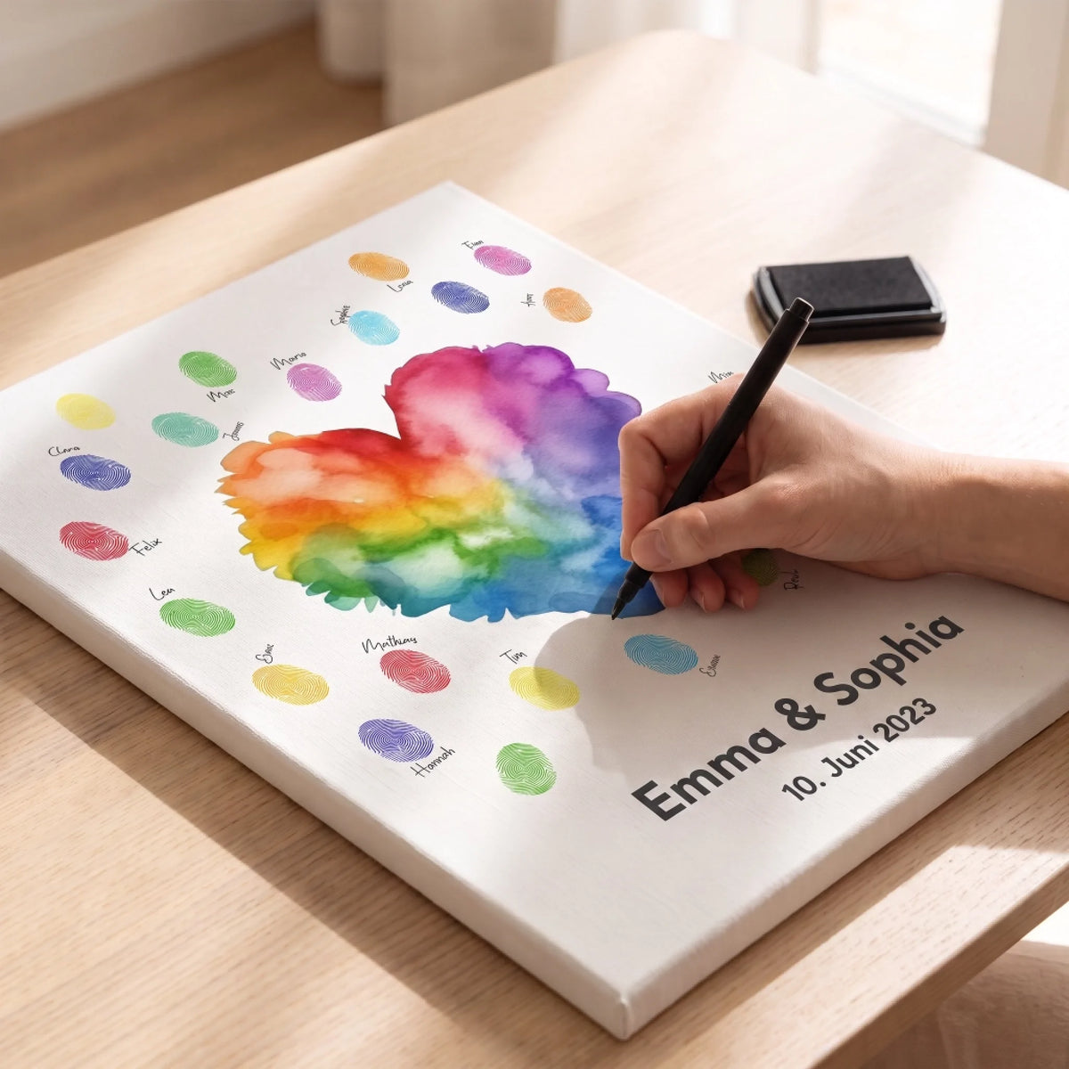 Personalisierte Gästebücher mit Fingerabdruck Gästebuch Motiv, Hand malt auf weißer Leinwand mit Stift - Feed
