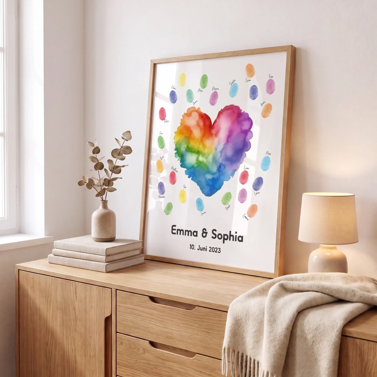 Personalisierte Gästebücher mit Fingerabdruck Gästebuch, Herz in Regenbogenfarben, Namen und Datum im Holzrahmen - Feed