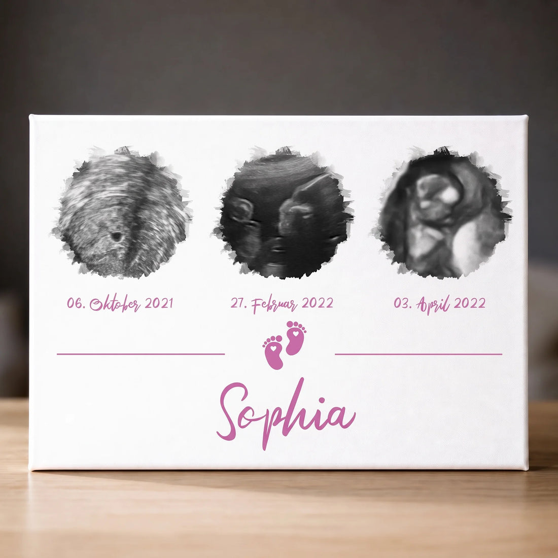 Personalisierte Erinnerungsbilder auf einer weißen Leinwand mit drei Babyfotos, Namen Sophia und drei Datumsangaben